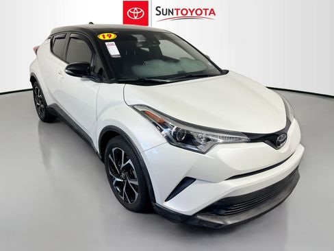 Used 2019 Toyota C-HR XLE image 1