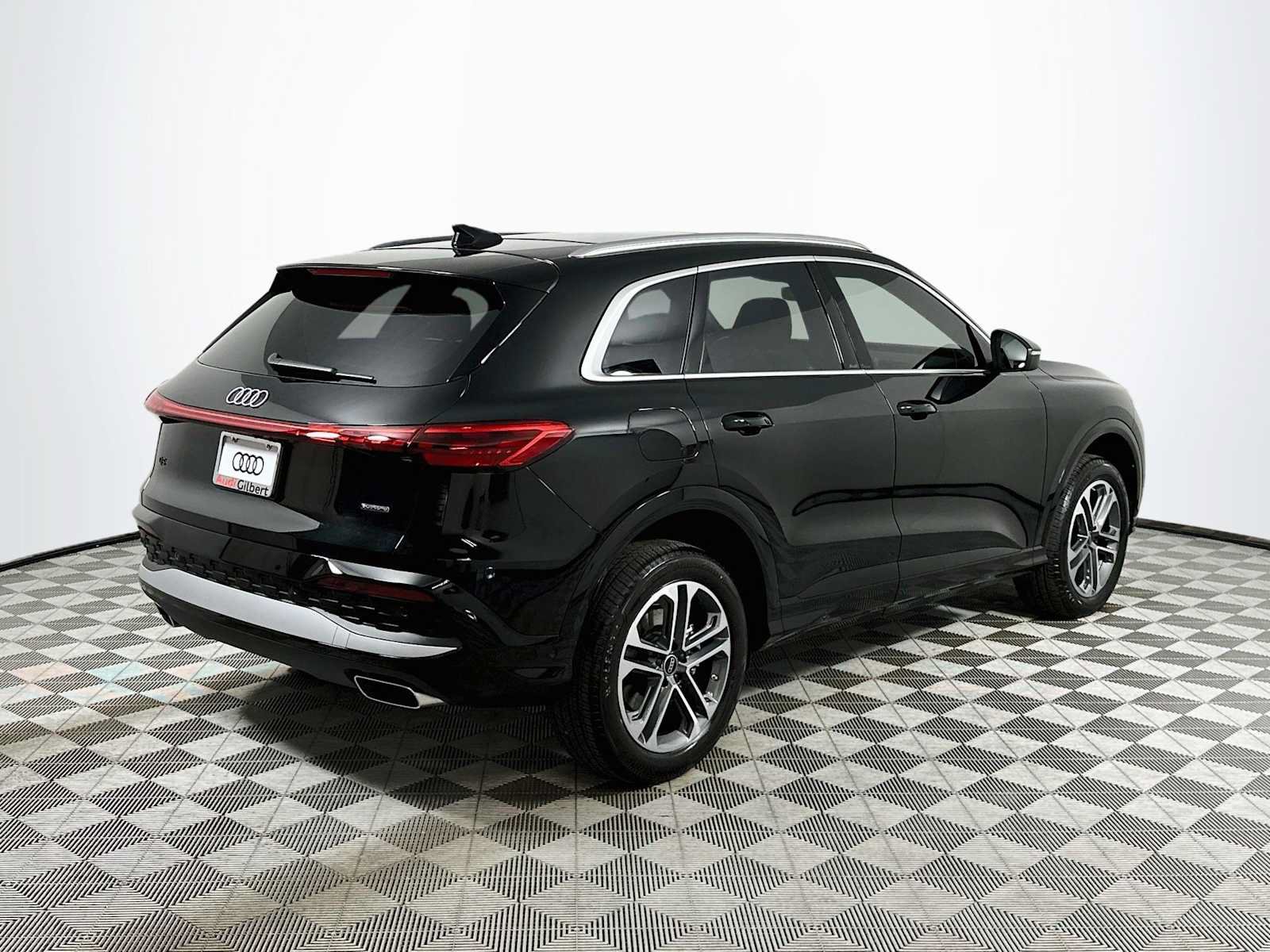 Certified 2025 Audi Q5 Premium w/ Convenience Package AWD/4WD image 7