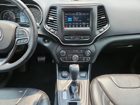 Used 2021 Jeep Cherokee Latitude Plus w/ Sun & Sound Group AWD/4WD image 11