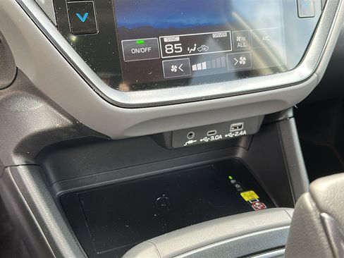 Used 2024 Subaru Crosstrek 2.5i Limited AWD/4WD image 18