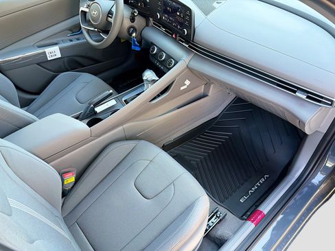 New 2026 Hyundai Elantra SE image 13