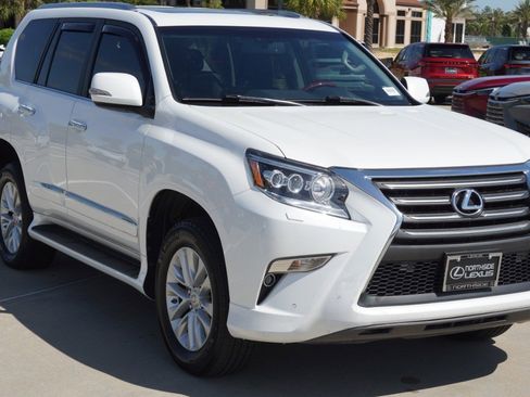 Used 2016 Lexus GX 460 w/ Premium Package image 3