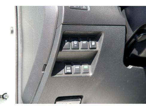 Used 2020 Nissan Rogue SV AWD/4WD image 28