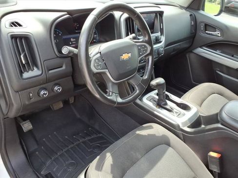 Used 2019 Chevrolet Colorado LT AWD/4WD image 12