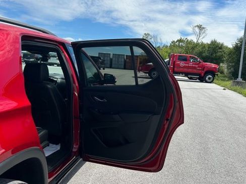 Certified 2023 Chevrolet Traverse RS image 40