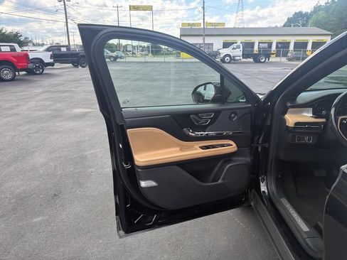 Used 2020 Lincoln Corsair Reserve AWD/4WD image 22