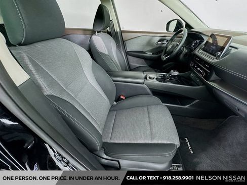 Used 2023 Nissan Rogue SV AWD/4WD image 26