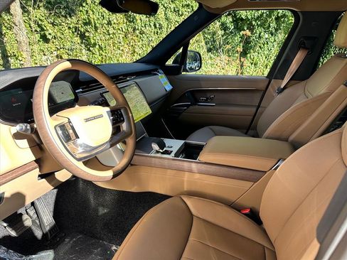 New 2026 Land Rover Range Rover SE image 10