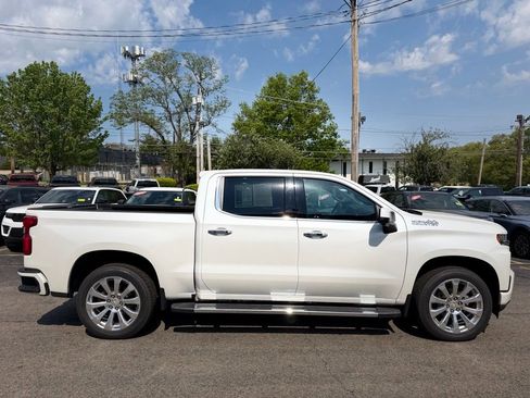 Used 2020 Chevrolet Silverado 1500 High Country w/ Technology Package AWD/4WD image 10