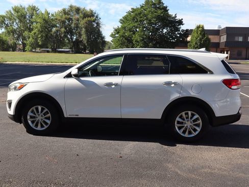 Used 2016 Kia Sorento LX AWD/4WD image 9