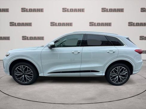 Certified 2025 Audi Q5 Premium Plus w/ Premium Plus AWD/4WD image 2