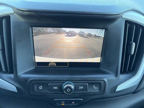 Used 2024 GMC Terrain SLE image 11