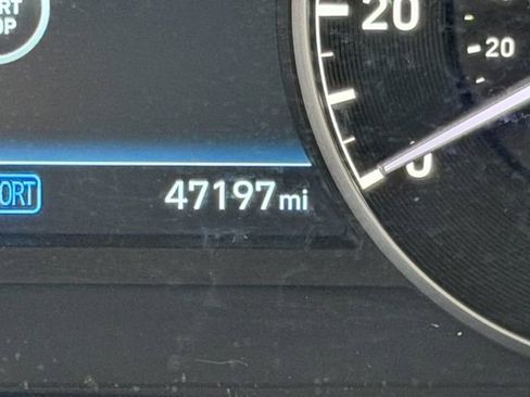 Used 2020 Genesis G90 3.3T Premium RWD image 24