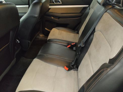 Used 2017 Ford Explorer XLT w/ Equipment Group 202A image 18