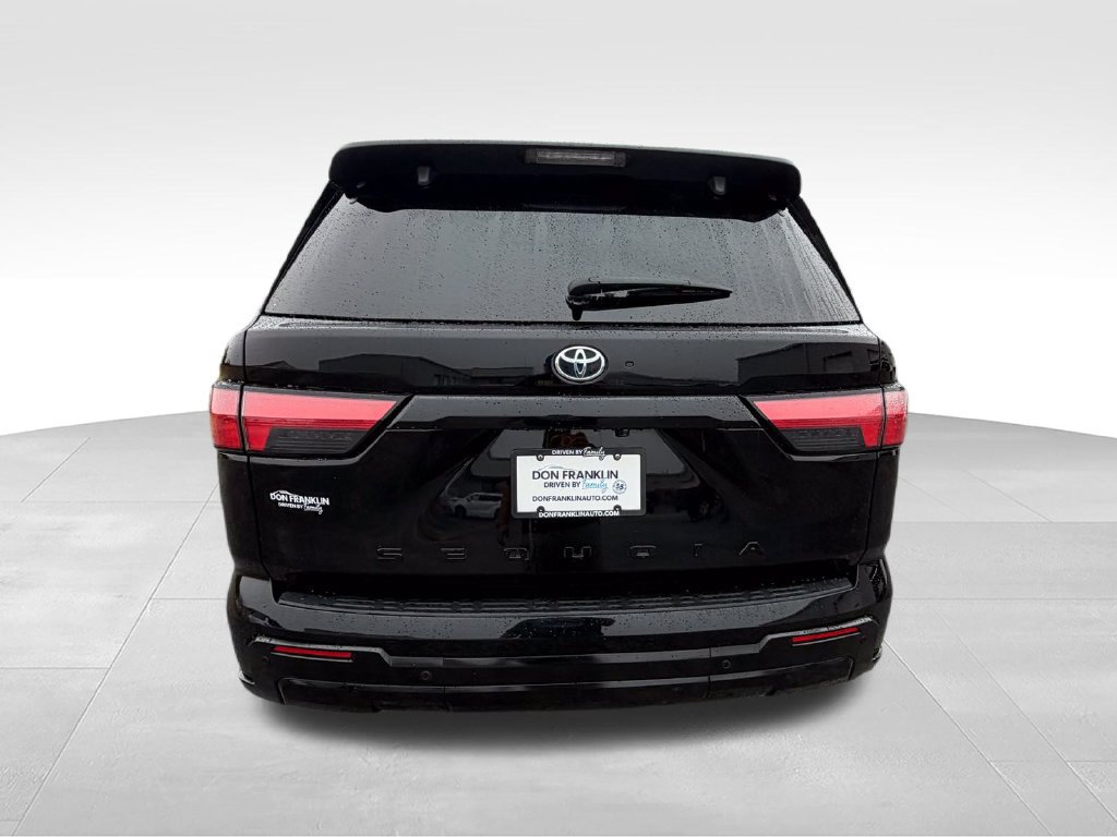 Used 2024 Toyota Sequoia Platinum AWD/4WD image 5