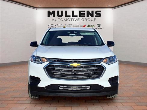 Used 2021 Chevrolet Traverse LS image 2