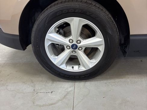 Used 2021 Ford Edge SE FWD image 30