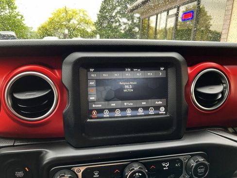 Used 2021 Jeep Wrangler Unlimited Rubicon image 27