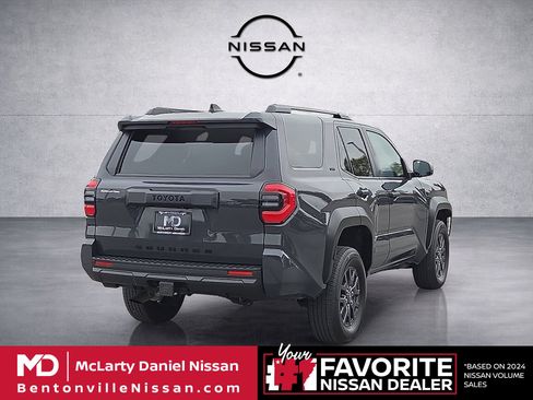 Used 2025 Toyota 4Runner SR5 AWD/4WD image 5