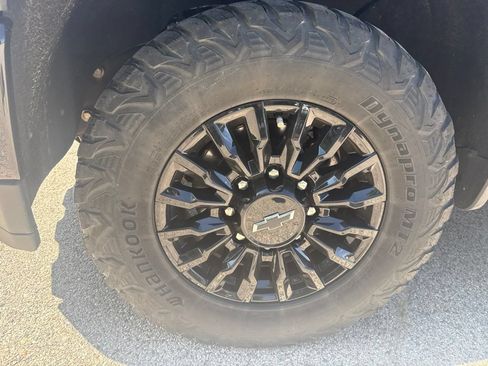 Used 2021 Chevrolet Silverado 2500 LTZ w/ LTZ Plus Package AWD/4WD image 9