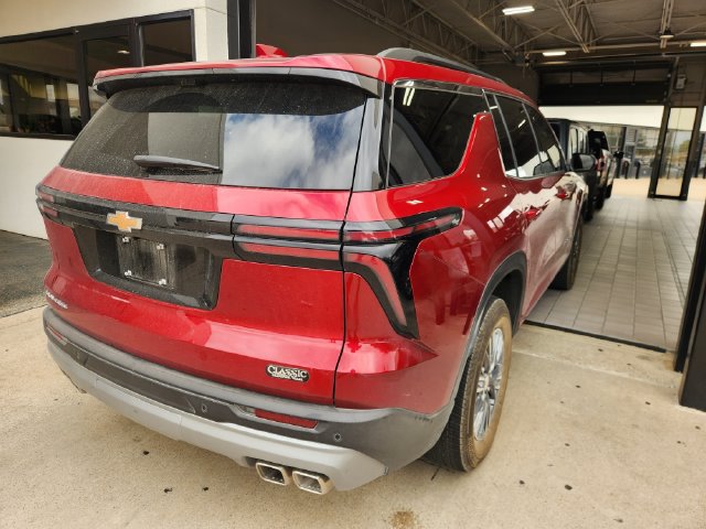 Used 2026 Chevrolet Traverse LT w/ Driver Confidence Package FWD image 6