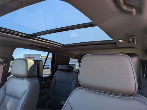 Used 2024 GMC Yukon Denali w/ Denali Reserve Package image 25