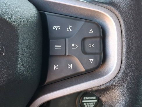 Used 2025 Ford Bronco Badlands image 21