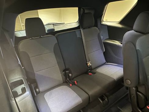 Used 2023 Chevrolet Traverse LT w/ Midnight/Sport Edition image 20