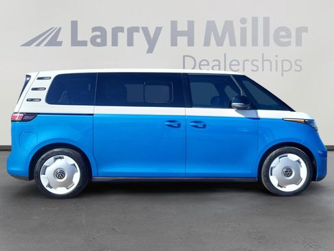 Used 2025 Volkswagen ID. Buzz 1st Edition image 7