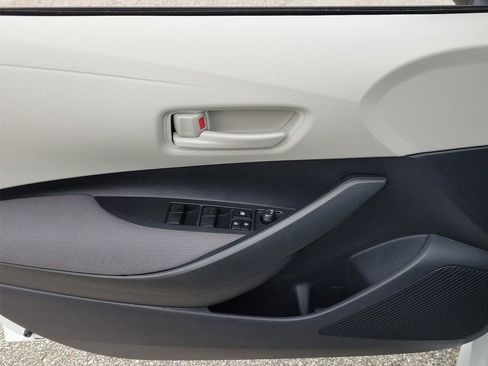 Used 2026 Toyota Corolla LE FWD image 12