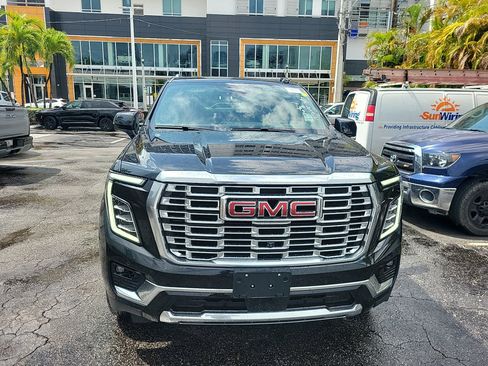 Used 2025 GMC Yukon Denali image 3
