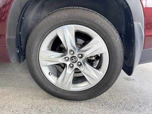 Used 2018 Toyota Highlander Limited AWD/4WD image 24