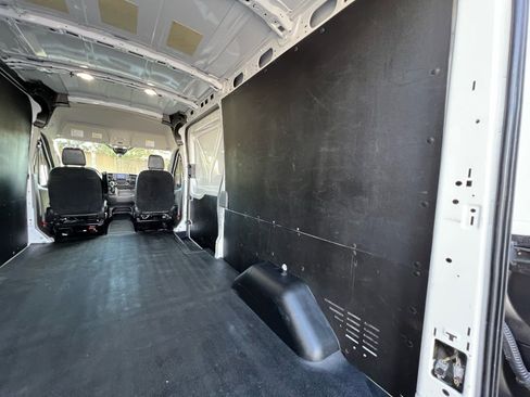 Used 2023 Ford Transit 250 Medium Roof AWD w/ Load Area Protection Package image 15