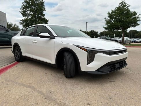 Used 2025 Kia K4 FWD image 4