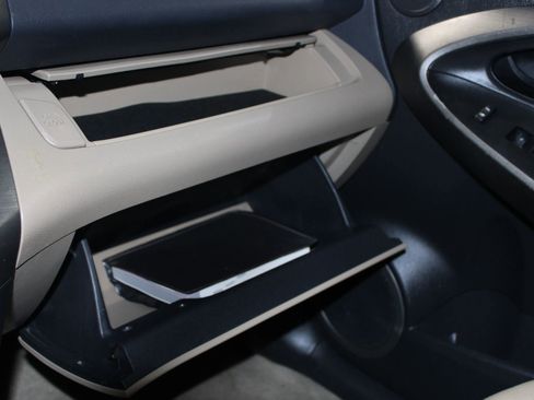 Used 2012 Toyota RAV4 FWD w/ Value Pkg image 18