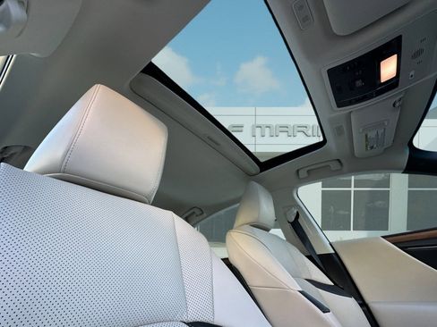 New 2025 Lexus ES 350 w/ Premium Package image 13