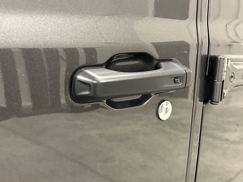 Used 2023 Jeep Wrangler Unlimited Sahara w/ Cold Weather Group image 13