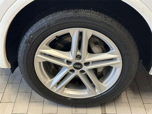 Used 2021 Audi Q5 e Premium Plus w/ Premium Plus Package image 10