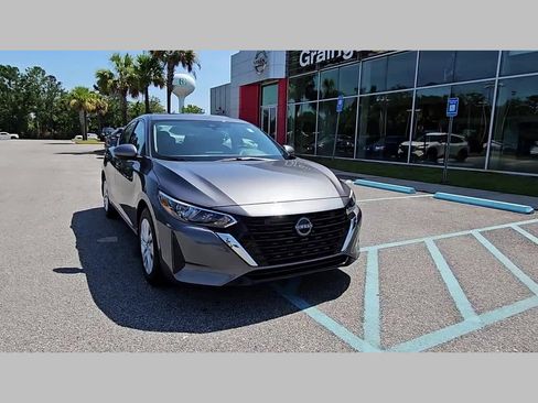 Used 2025 Nissan Sentra S image 18