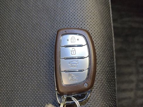 Used 2019 Hyundai Sonata Limited FWD image 32