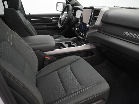 New 2026 RAM 1500 4x4 Crew Cab image 33