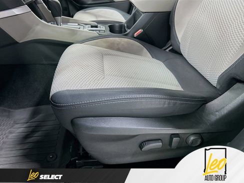 Used 2023 Subaru Forester Premium AWD/4WD image 18