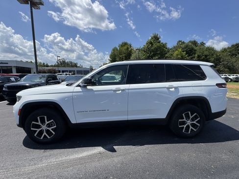 Used 2024 Jeep Grand Cherokee L Limited RWD image 8