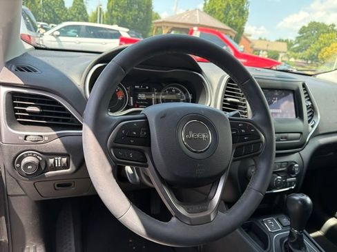 Used 2020 Jeep Cherokee Latitude Plus FWD image 15