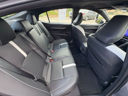 Used 2025 Toyota Camry SE image 33