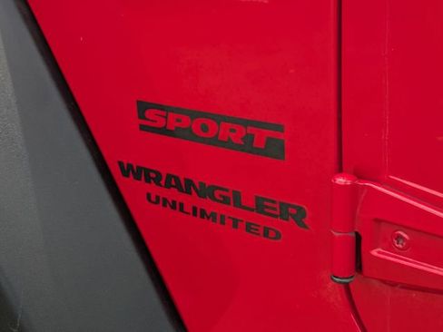 Used 2017 Jeep Wrangler Unlimited Sport w/ Quick Order Package 23S AWD/4WD image 14
