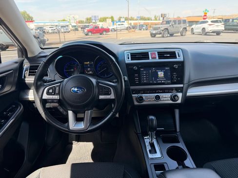 Used 2017 Subaru Outback 2.5i Premium AWD/4WD image 21