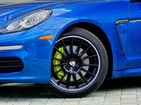 Used 2015 Porsche Panamera S image 3
