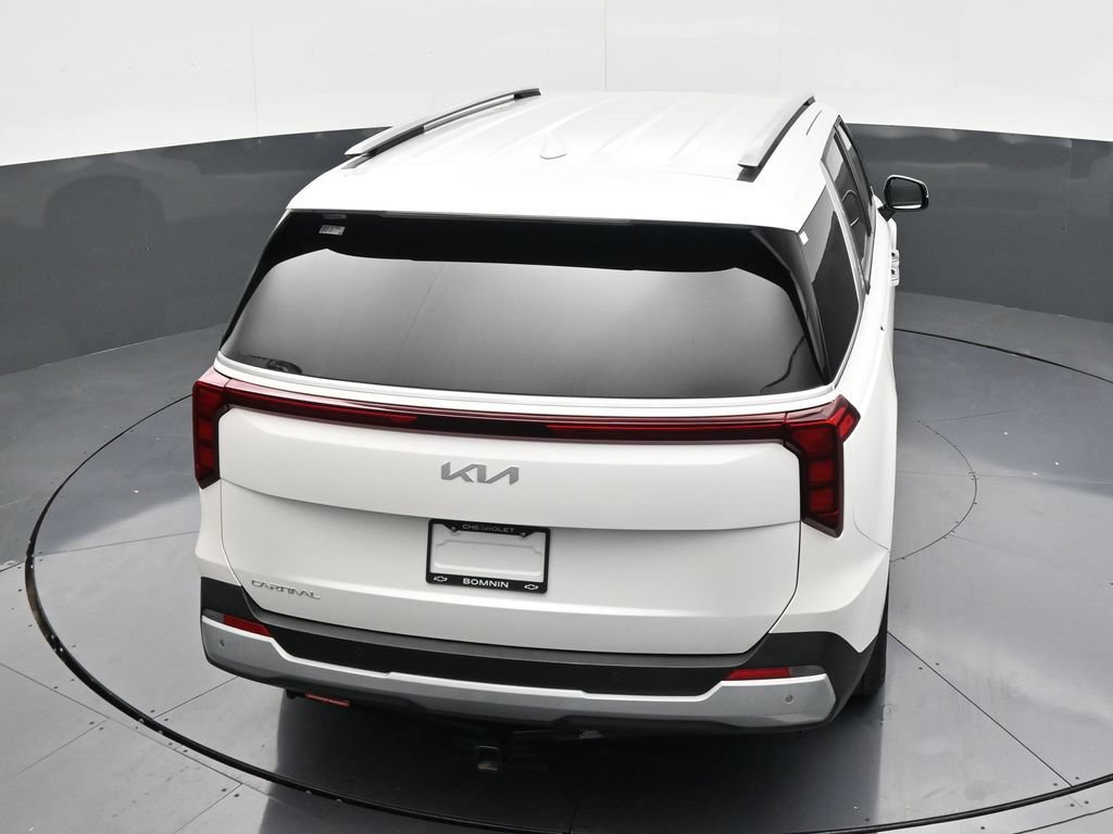 Used 2025 Kia Carnival EX FWD image 15