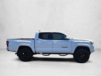 Used 2019 Toyota Tacoma SR5 AWD/4WD video 4